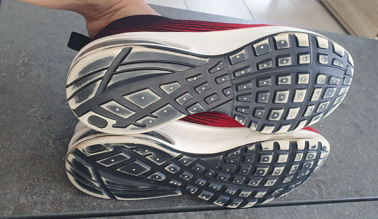 Red and black sneakers size 38 – photo 2